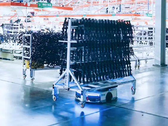 生産ラインと低床型AMRの連携